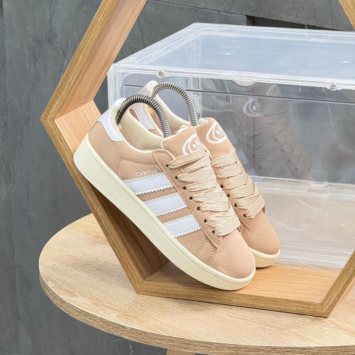 Adidas campus