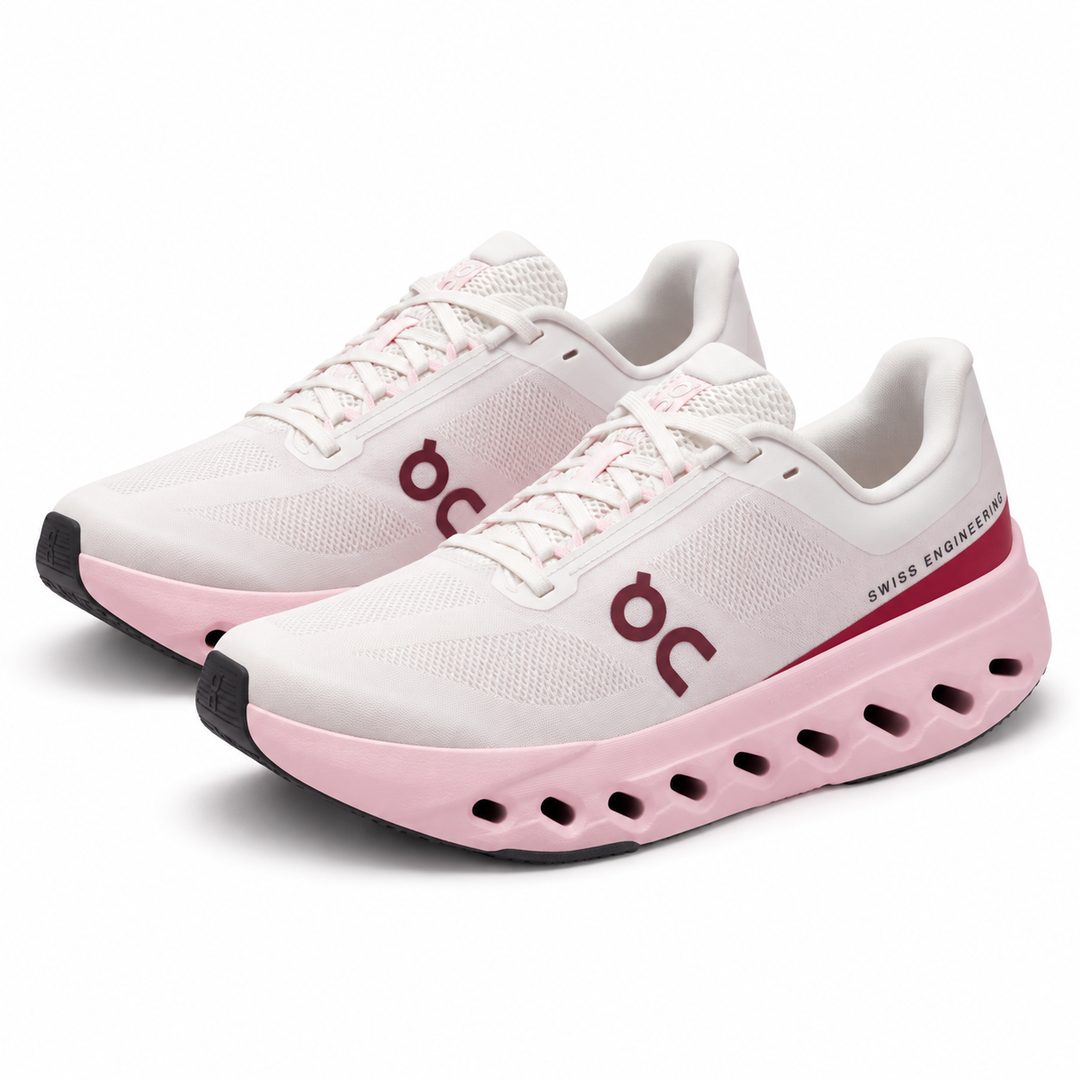 On Cloudsurfer Next Peony Ivory mujer, par de tenis en tres cuartos