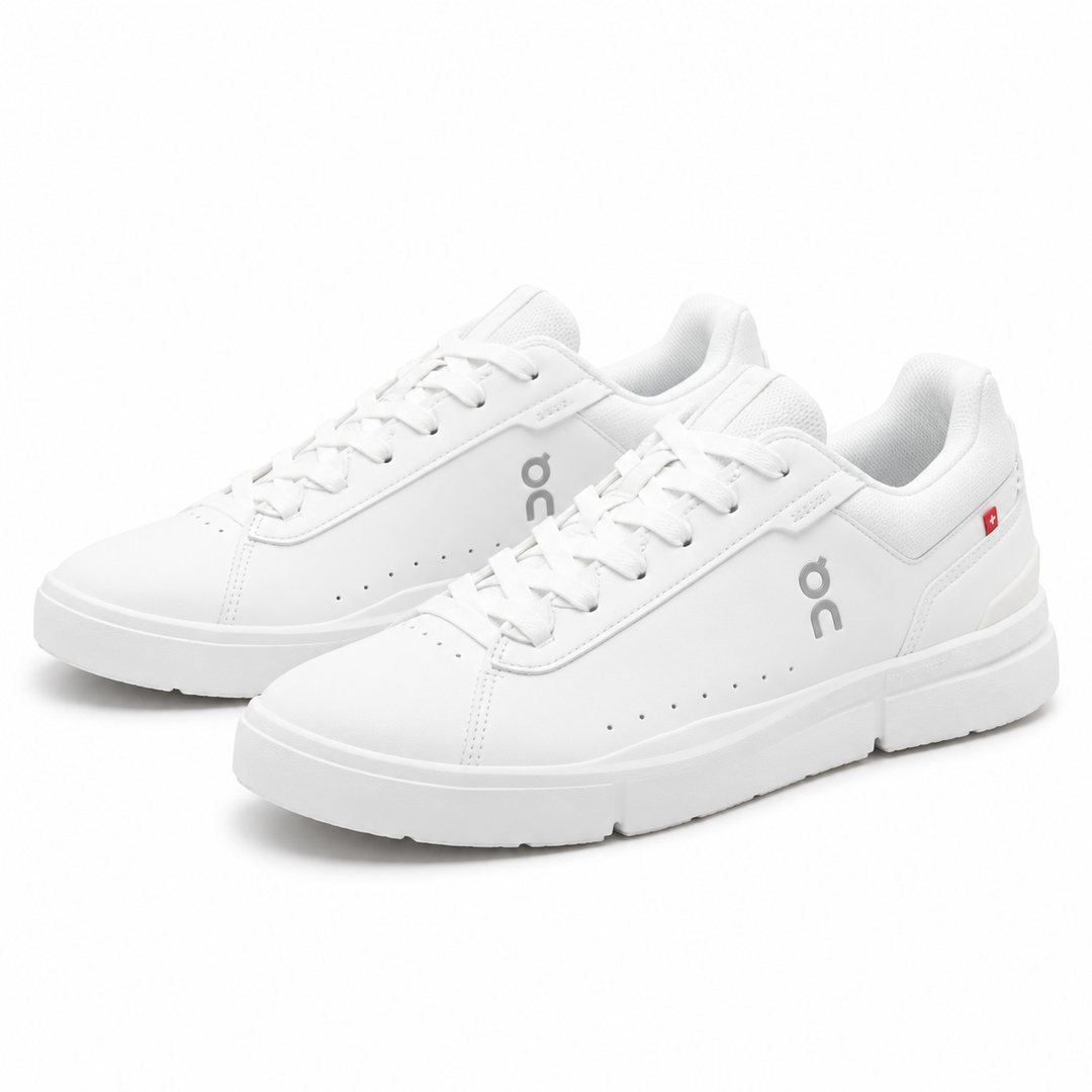 On THE ROGER Advantage White White par en tres cuartos