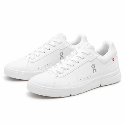 On THE ROGER Advantage White White par en tres cuartos