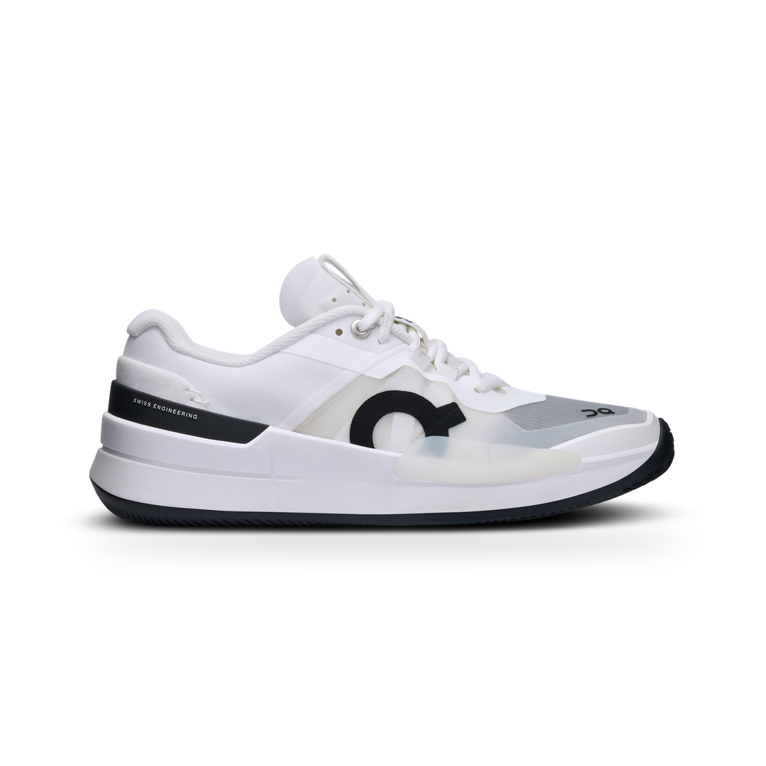 On THE ROGER Pro 2 Clay White/Black, vista lateral exterior