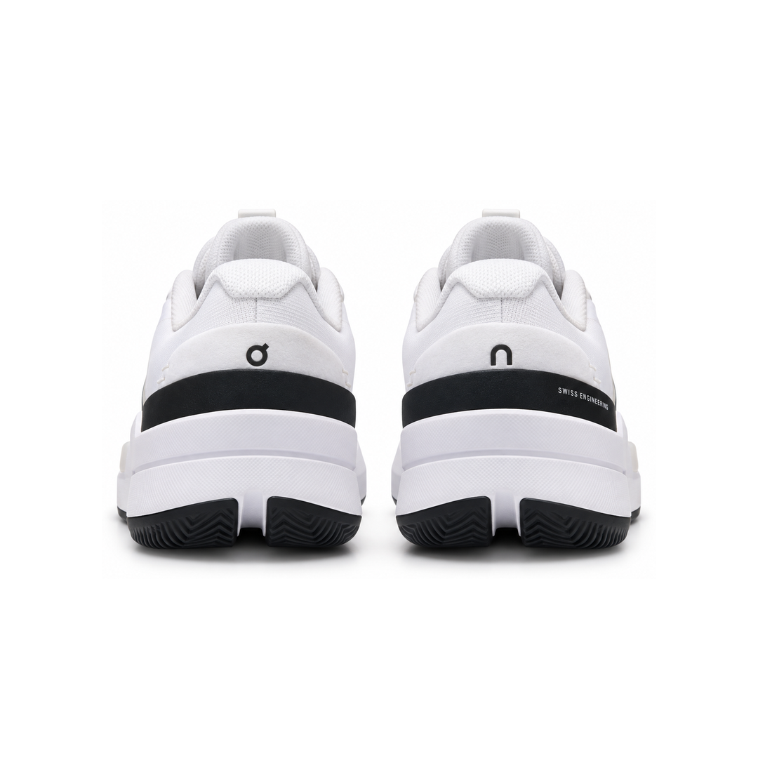 On THE ROGER Pro 2 Clay White/Black, talones traseros